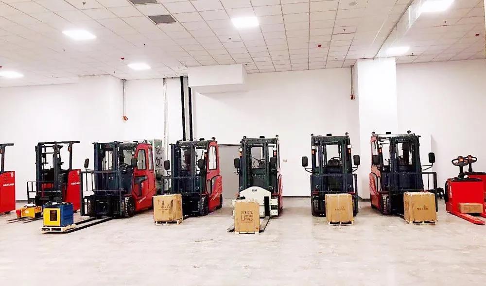 MiMA electric powered counterbalanced forklifts
